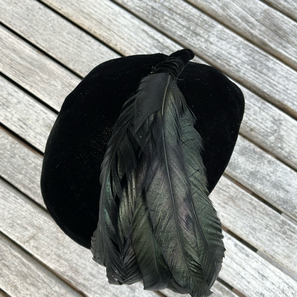 Vintage Black Hat with Iridescent Feather Accent - Picture 5 of 16